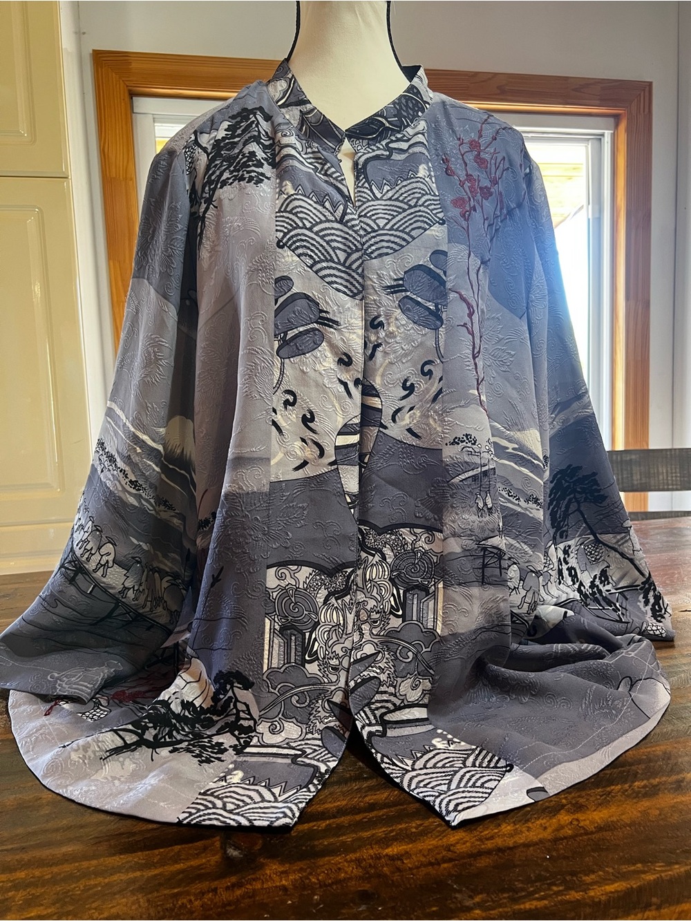 Elegant Grey Patterned Kimono Jacket